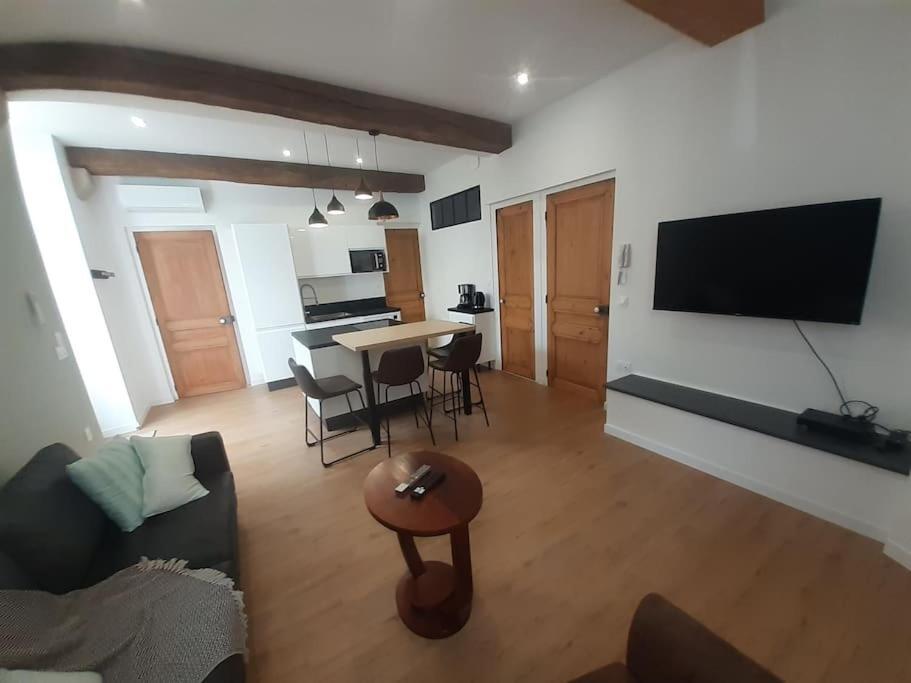 Classe 4 Etoiles - Cybele - Centre Ville 2 Chambres, Cour Privative Et Garage เวียน ภายนอก รูปภาพ
